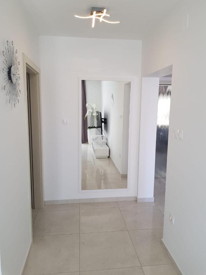 וולה לוקה Apartman Tessa מראה חיצוני תמונה